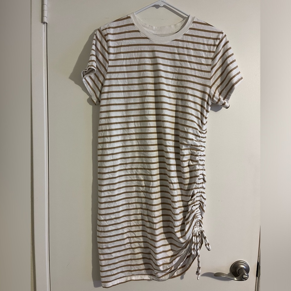 Striped Short Sleeve Side-Ruched T-Shirt Dress - White & Tan